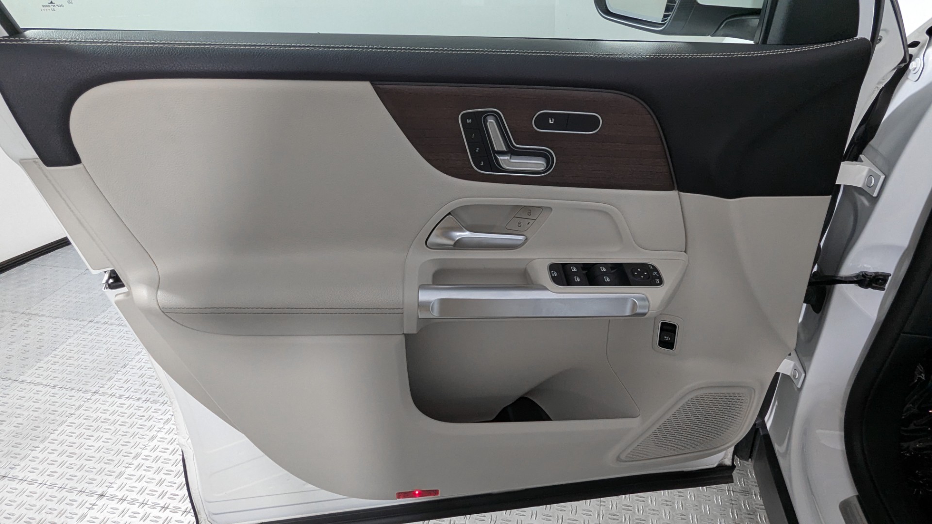 2023 MERCEDES-BENZ GLB GLB 250 photo 12
