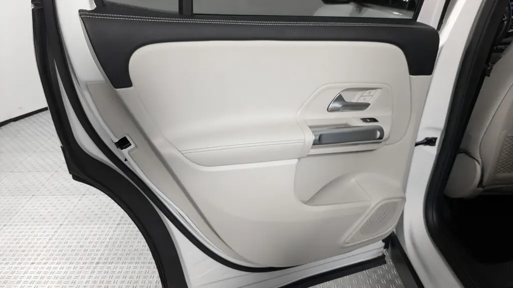 2023 MERCEDES-BENZ GLB GLB 250 photo 16