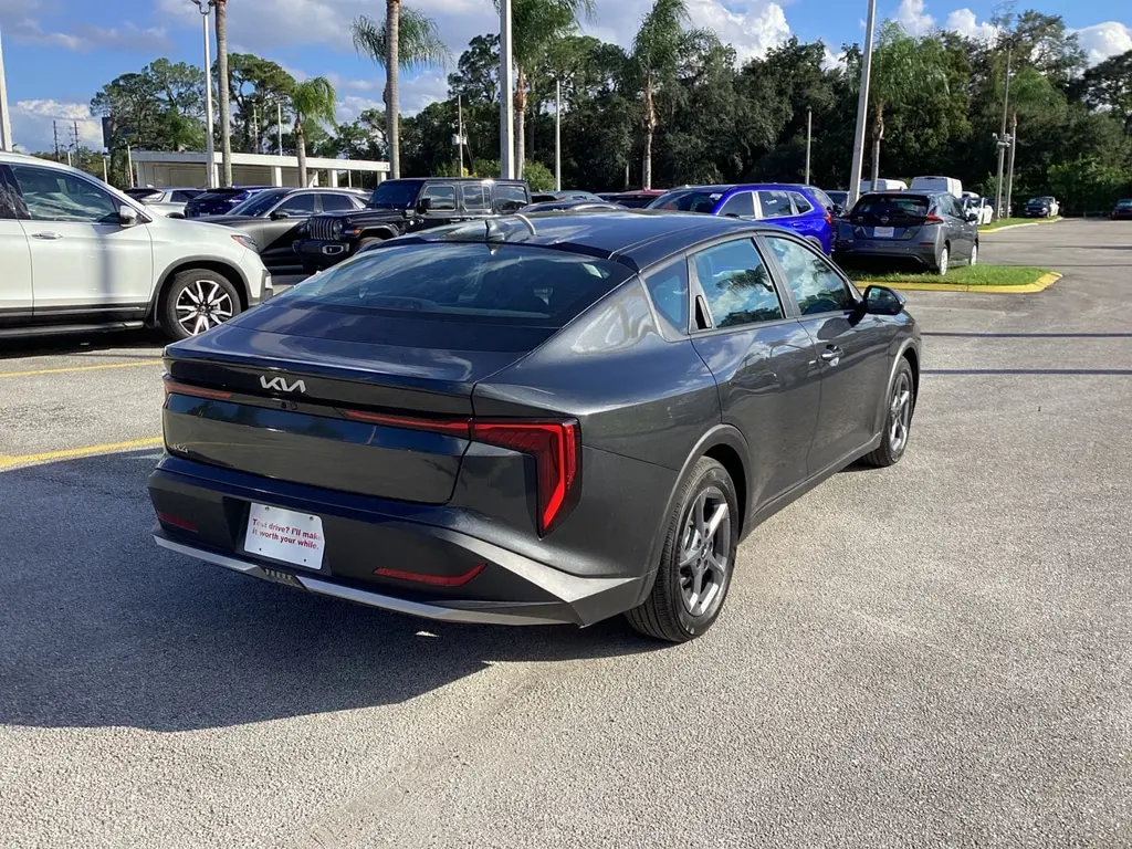 2026 KIA K4 LXS photo 4