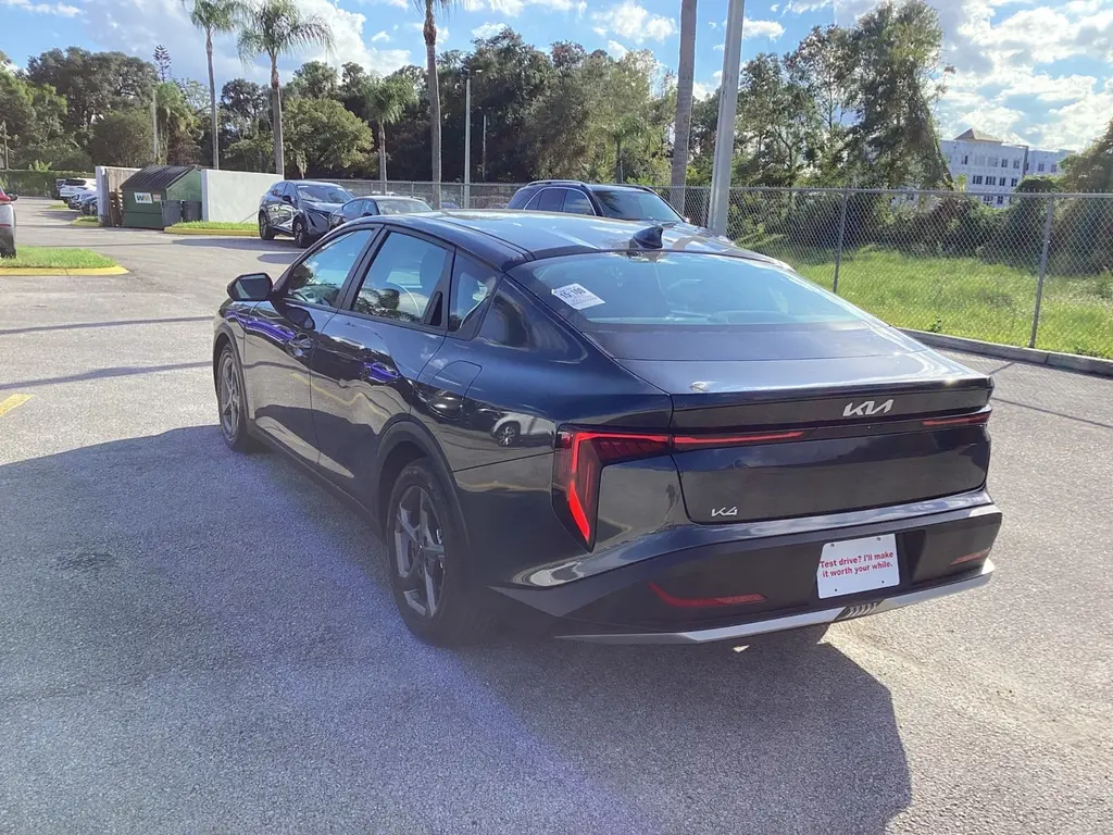 2026 KIA K4 LXS photo 8
