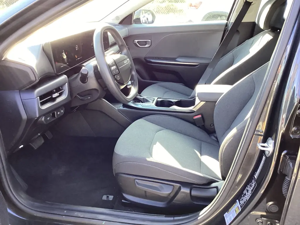 2026 KIA K4 LXS photo 9