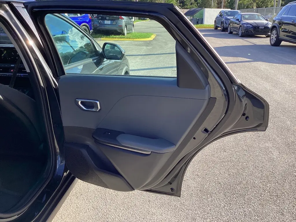 2026 KIA K4 LXS photo 17