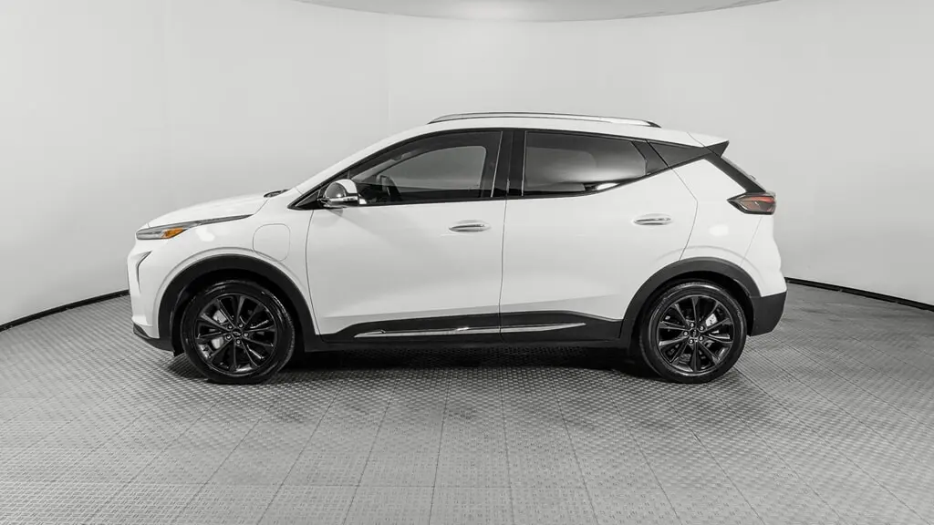 2022 CHEVROLET BOLT EUV PREMIER photo 2