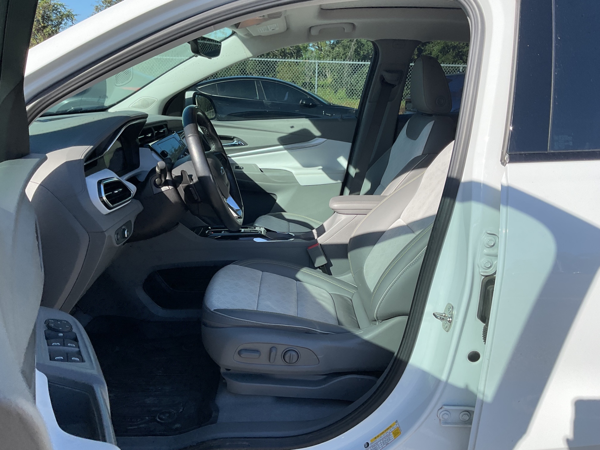 2022 CHEVROLET BOLT EUV PREMIER photo 16