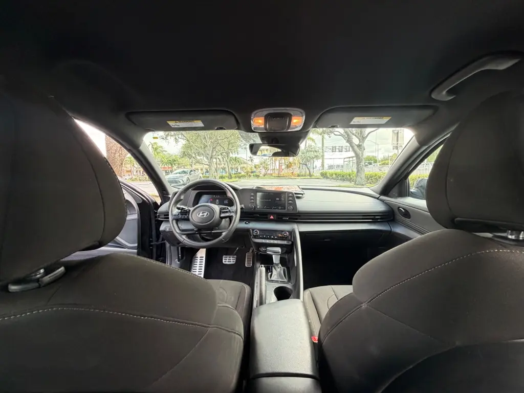 2025 HYUNDAI ELANTRA SEL SPORT photo 20