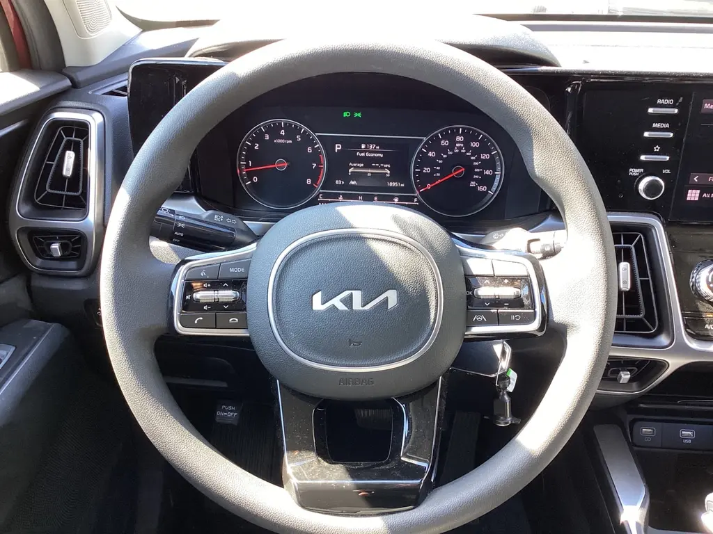 2023 KIA SORENTO LX photo 21