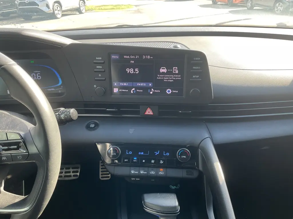 2025 HYUNDAI ELANTRA SEL SPORT photo 16