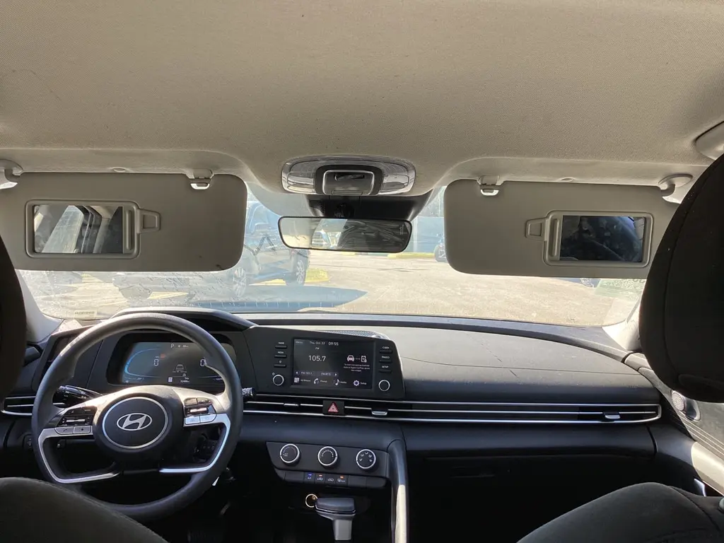 2025 HYUNDAI ELANTRA SE photo 13