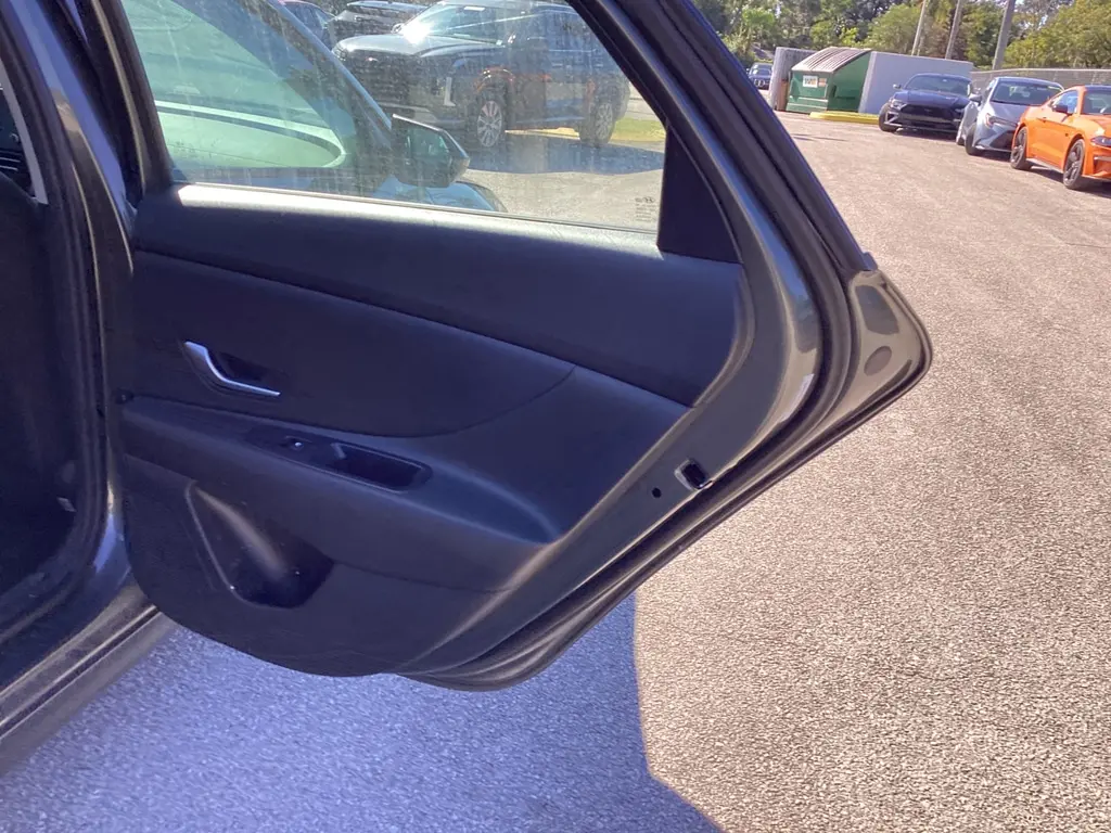 2025 HYUNDAI ELANTRA SE photo 16