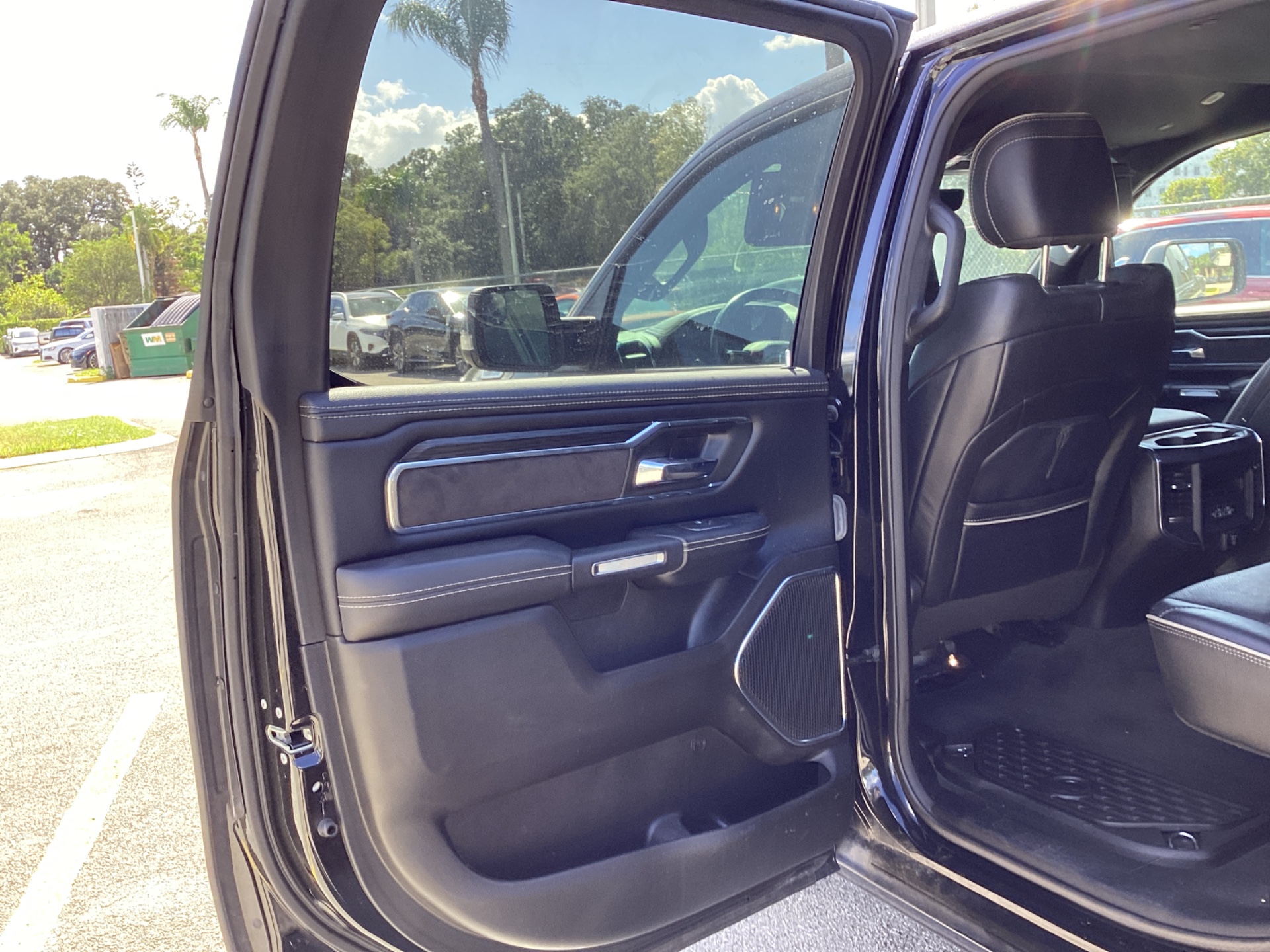 2024 RAM 1500 LARAMIE photo 11