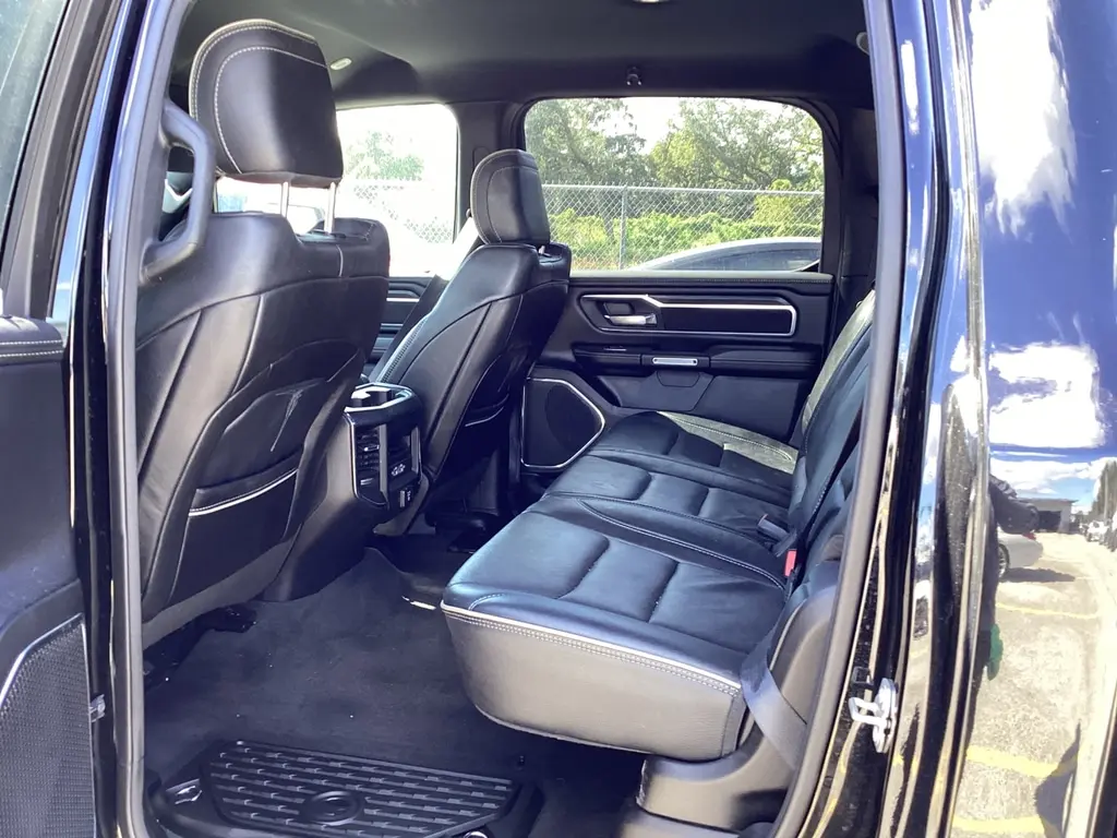 2024 RAM 1500 LARAMIE photo 12