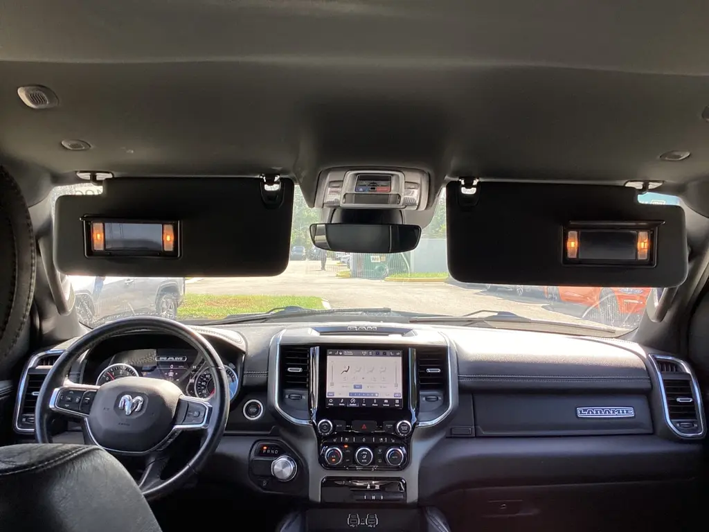 2024 RAM 1500 LARAMIE photo 15