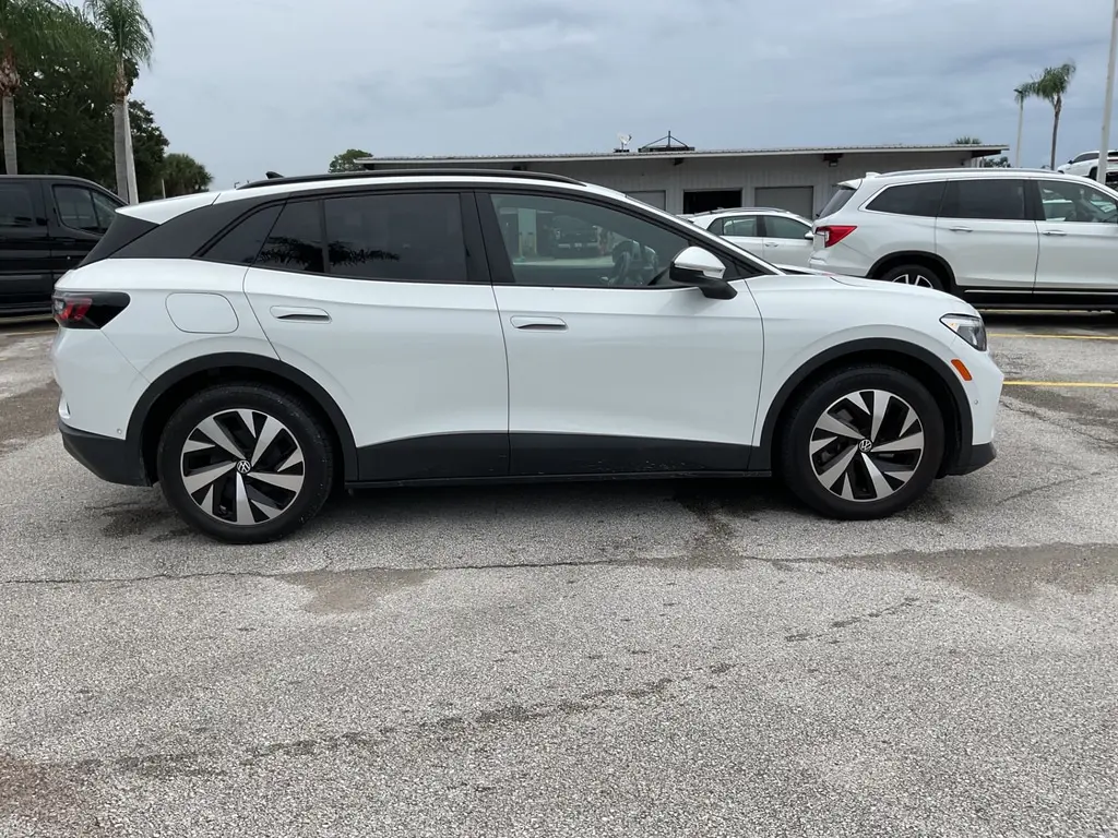 2024 VOLKSWAGEN ID.4 STANDARD photo 9