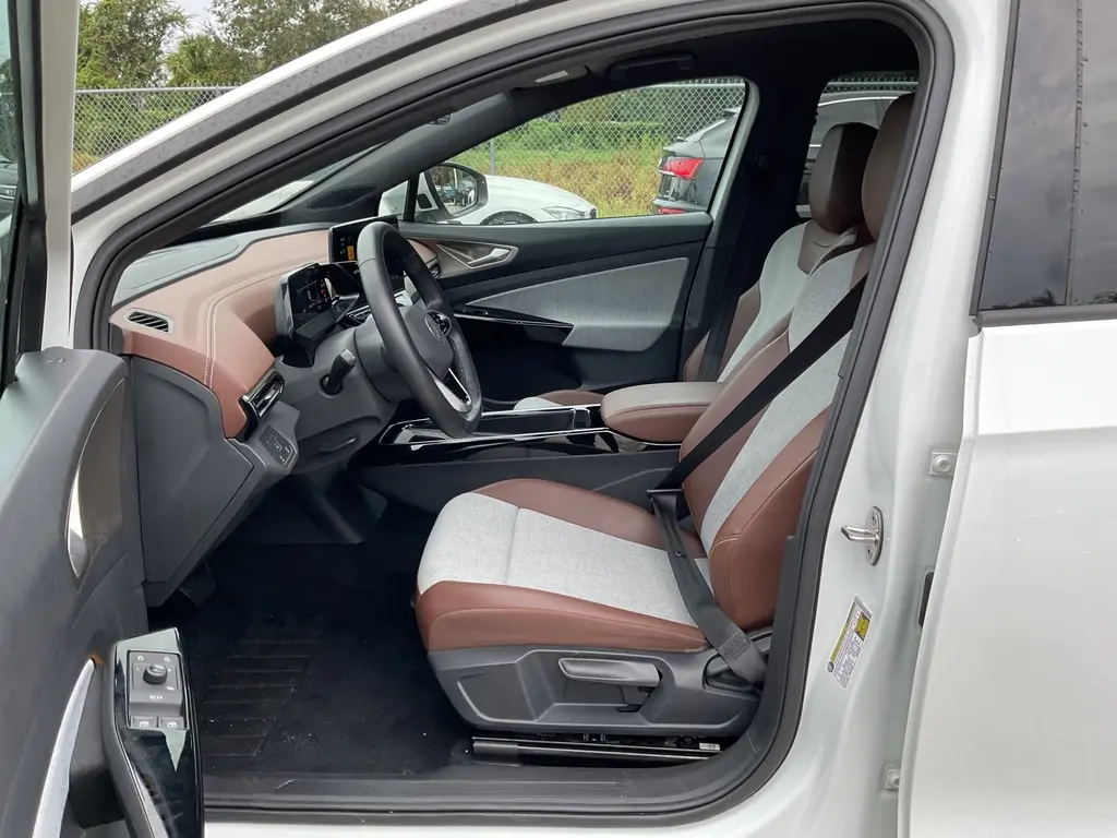 2024 VOLKSWAGEN ID.4 STANDARD photo 12