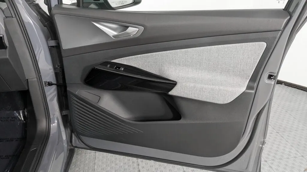 2023 VOLKSWAGEN ID.4 PRO photo 18