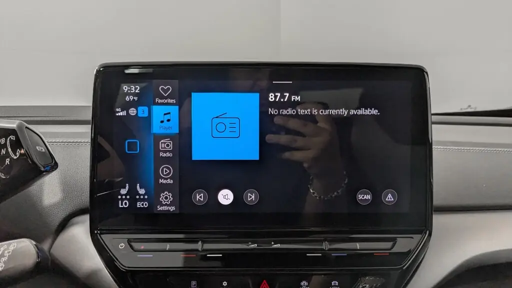 2023 VOLKSWAGEN ID.4 PRO photo 28