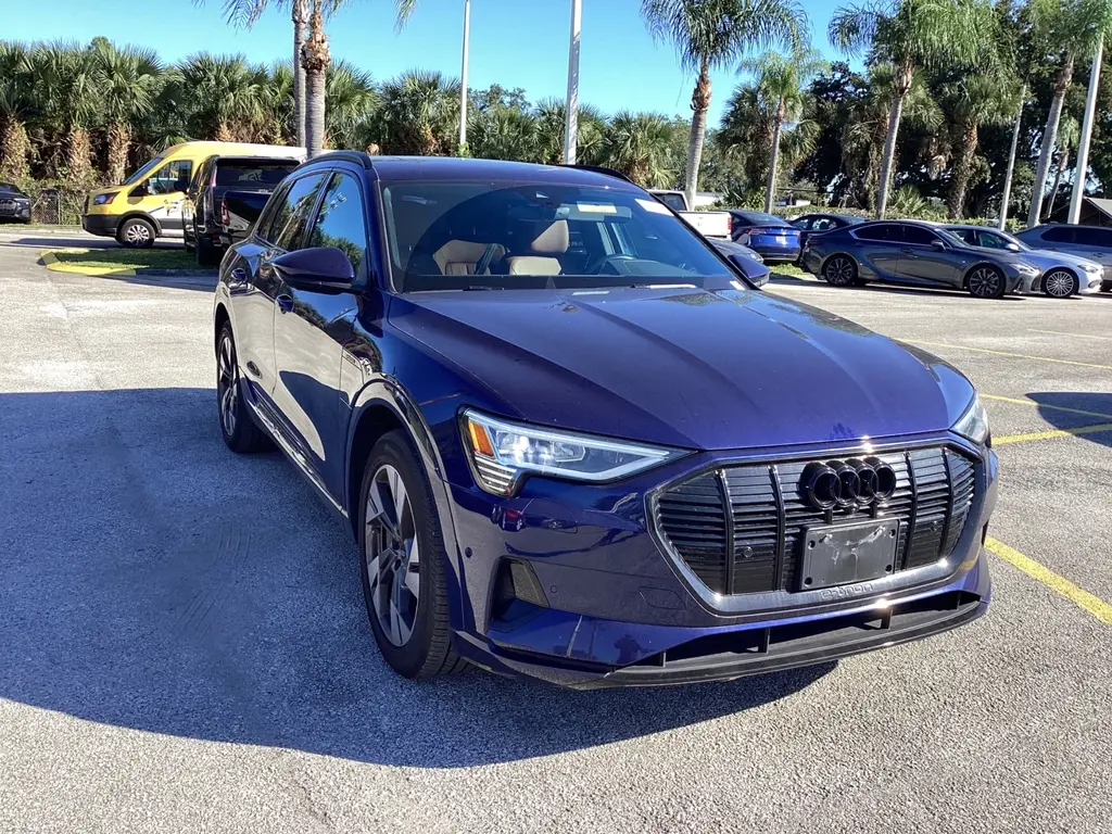2022 AUDI E-TRON PREMIUM photo 8