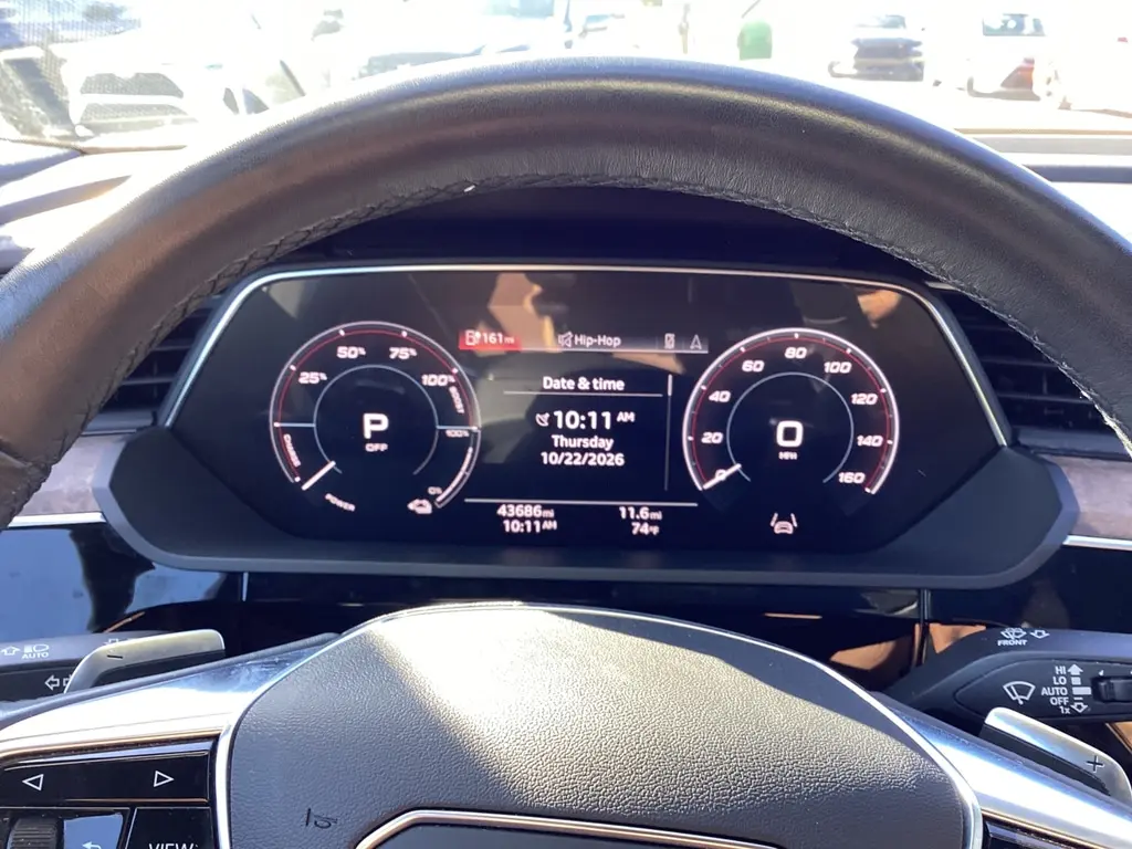 2022 AUDI E-TRON PREMIUM photo 19