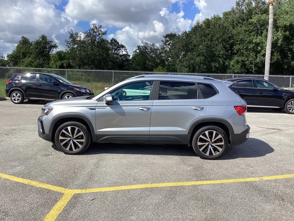 2023 VOLKSWAGEN TAOS SE photo 7