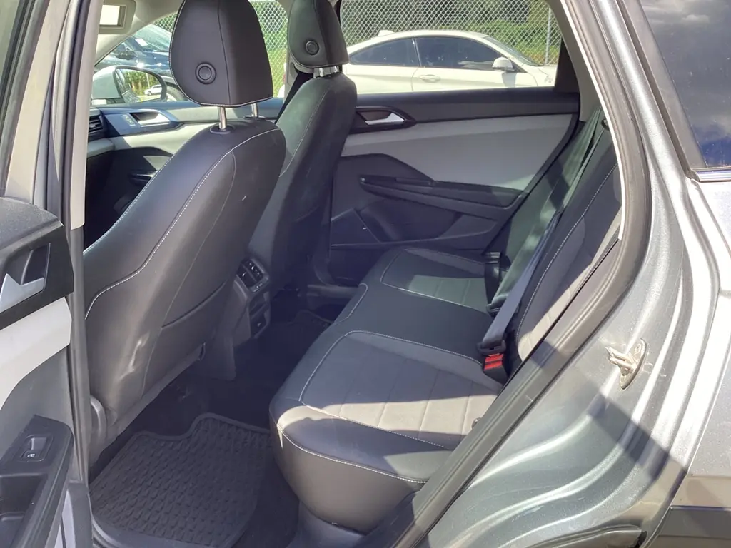2023 VOLKSWAGEN TAOS SE photo 12