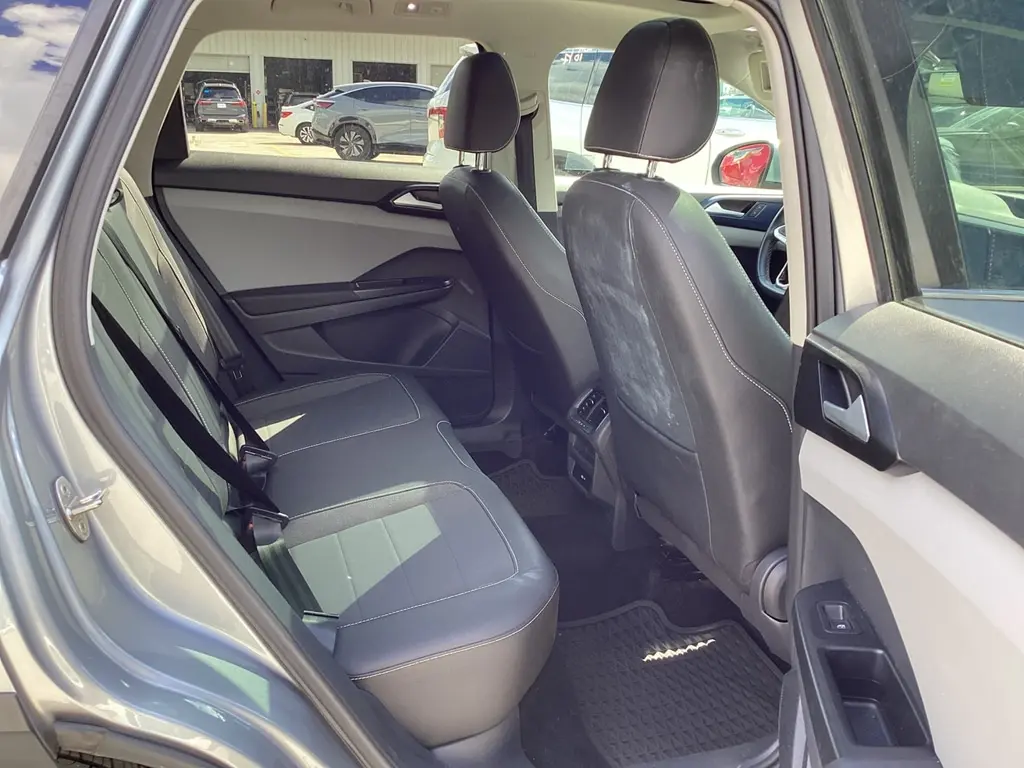 2023 VOLKSWAGEN TAOS SE photo 19