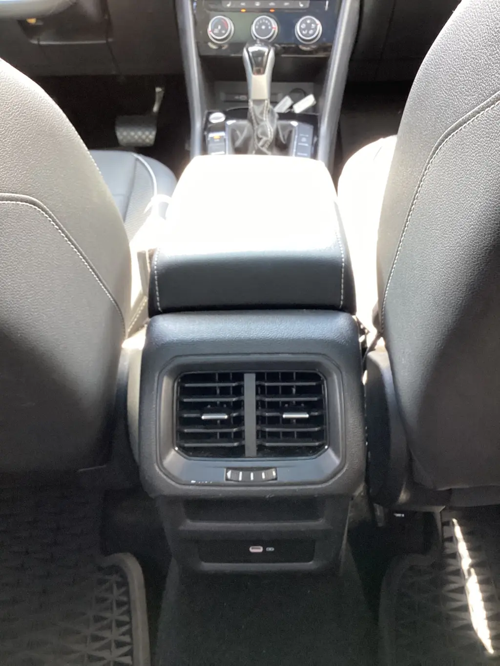 2023 VOLKSWAGEN TAOS SE photo 20