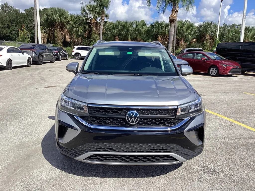2023 VOLKSWAGEN TAOS SE photo 2