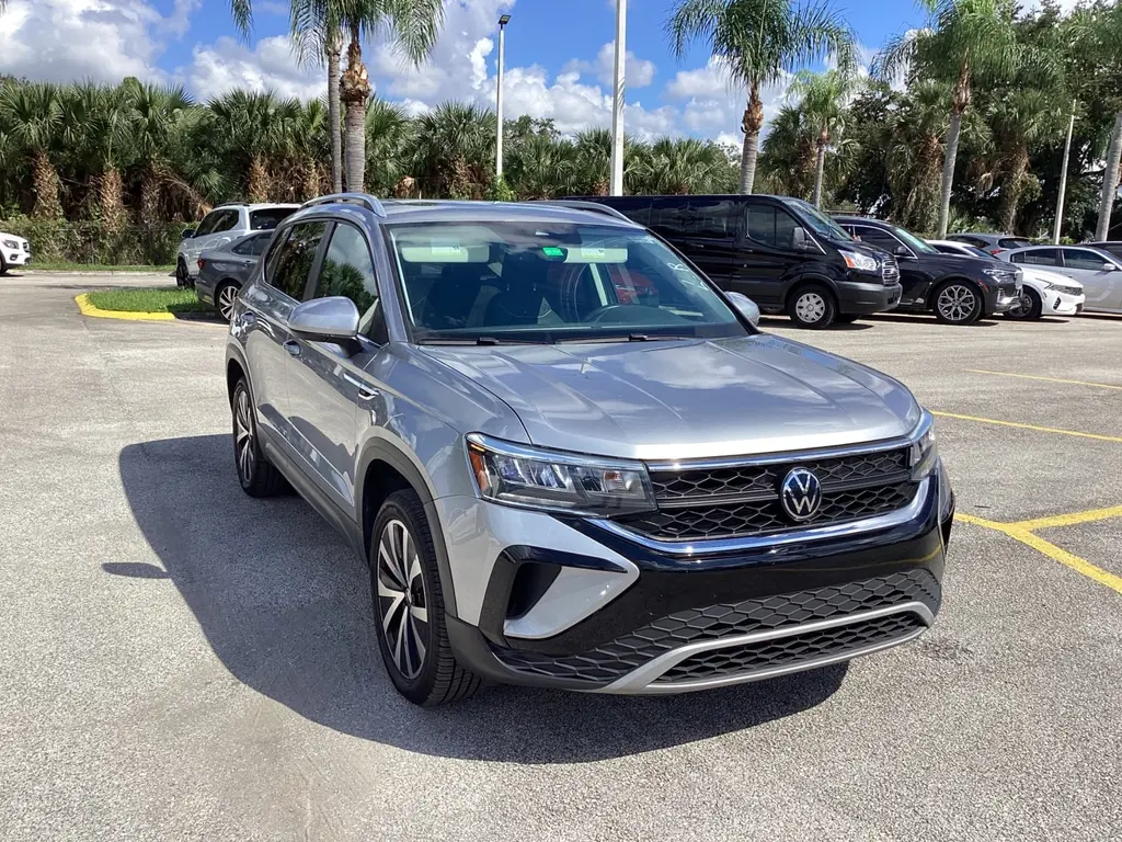 2023 VOLKSWAGEN TAOS SE photo 3