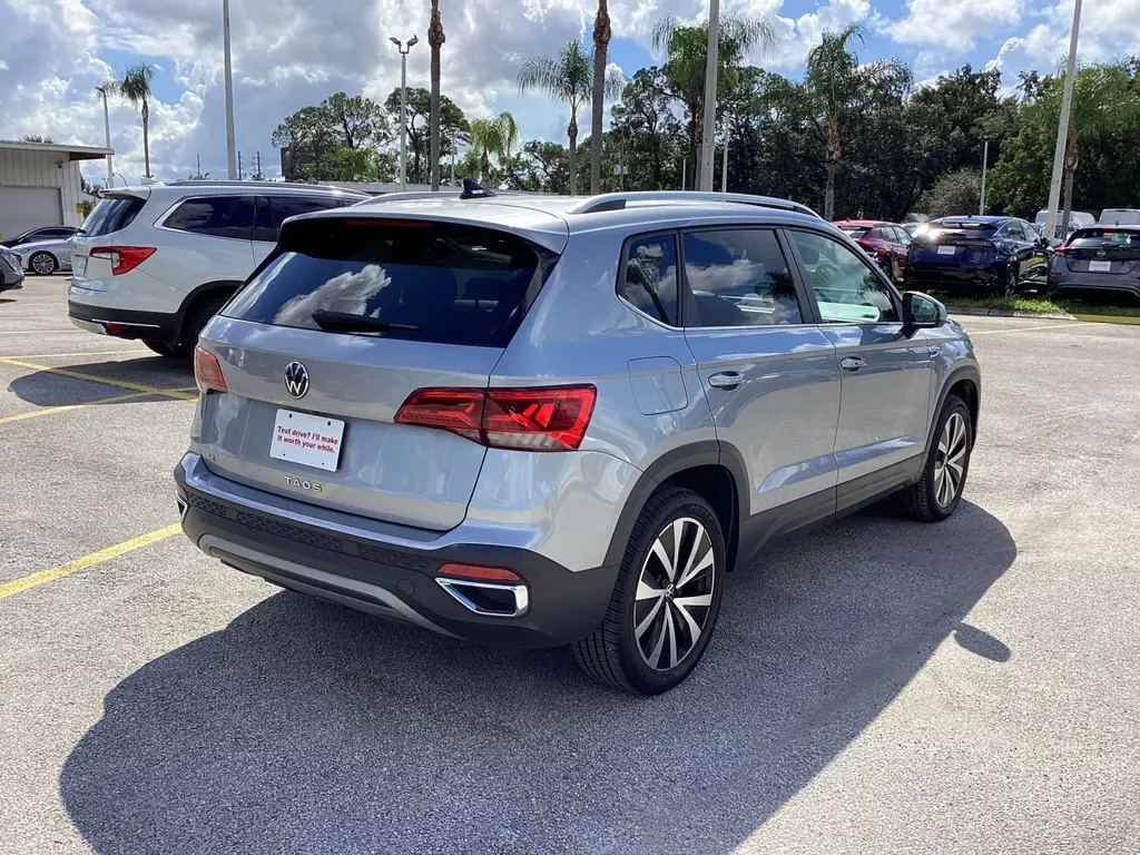 2023 VOLKSWAGEN TAOS SE photo 5