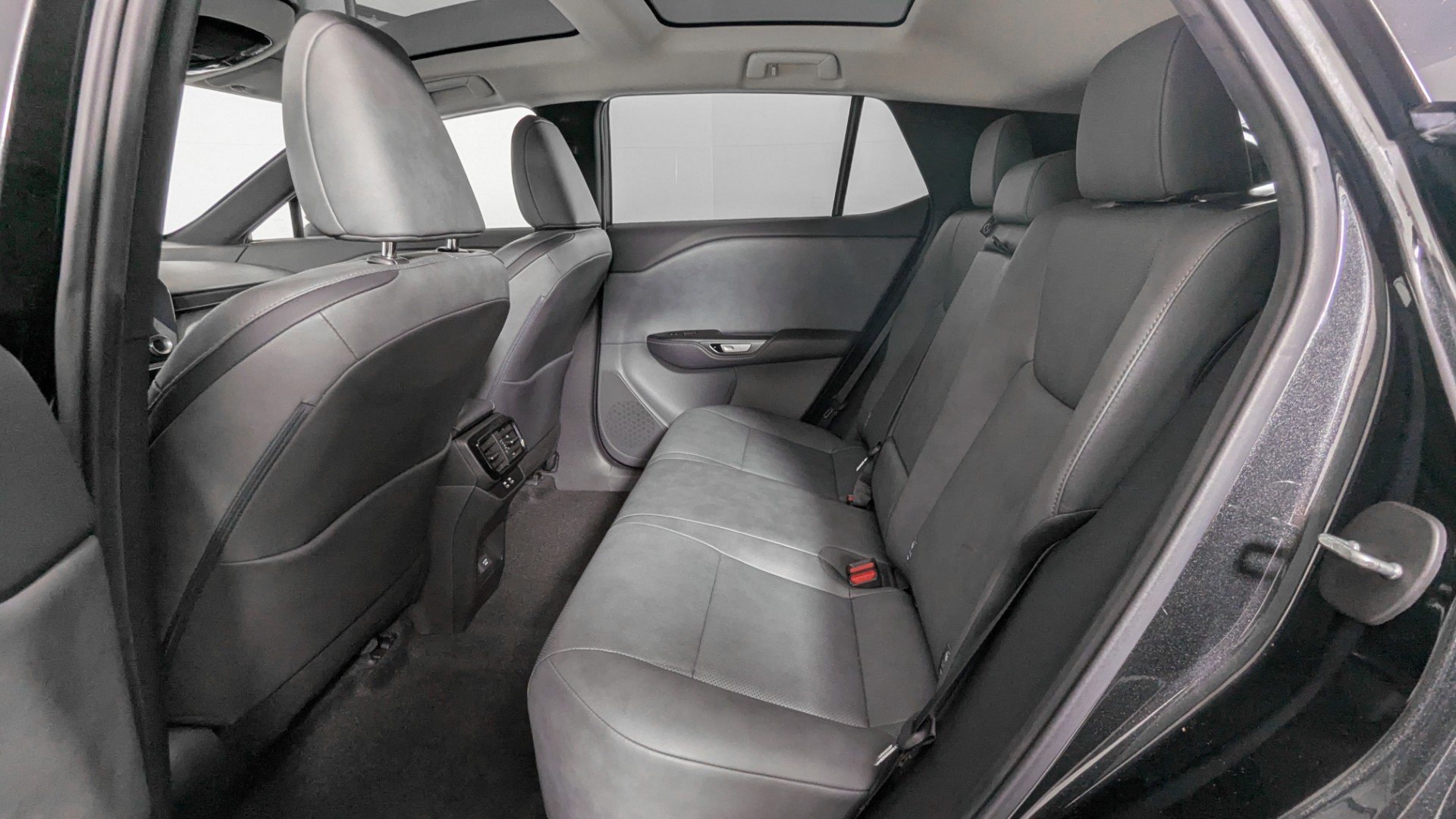 2023 LEXUS RZ RZ 450E PREMIUM photo 17