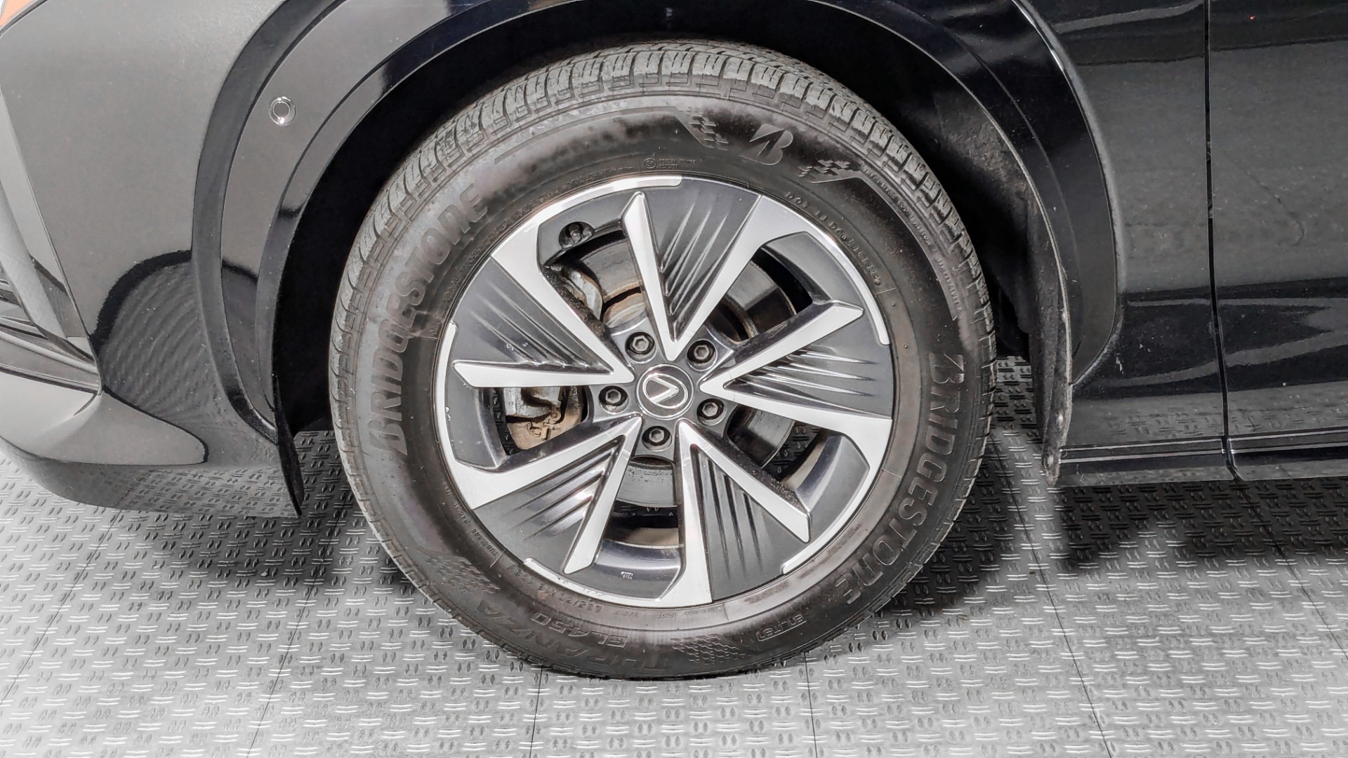 2023 LEXUS RZ RZ 450E PREMIUM photo 32
