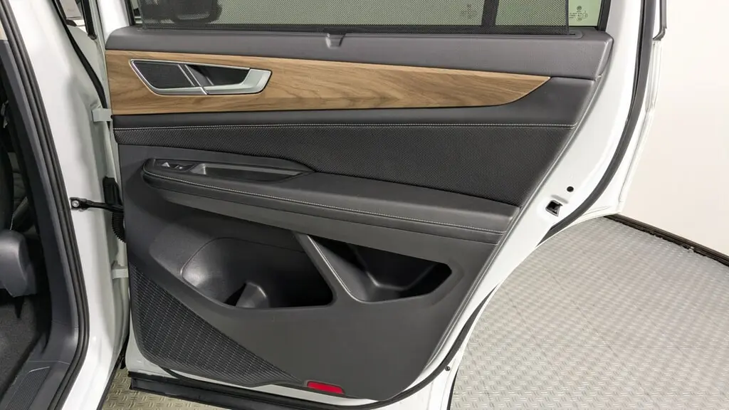 2024 VOLKSWAGEN ATLAS 2.0T SE W/TECHNOLOGY photo 18
