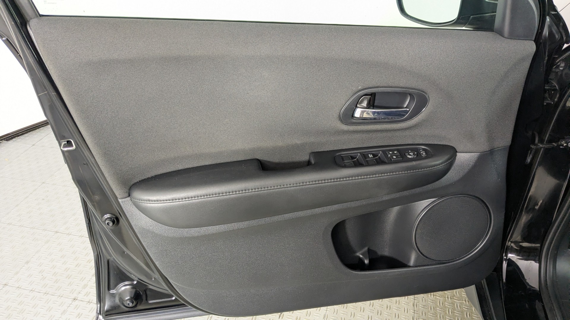 2022 HONDA HR-V LX photo 12