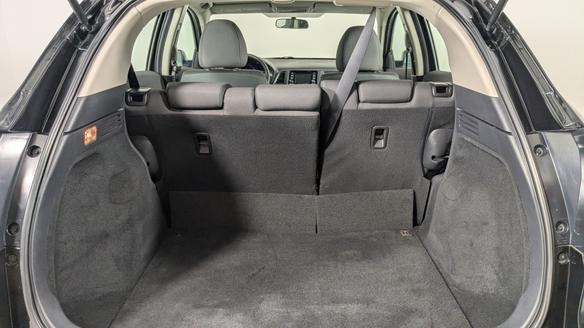 2022 HONDA HR-V LX photo 17