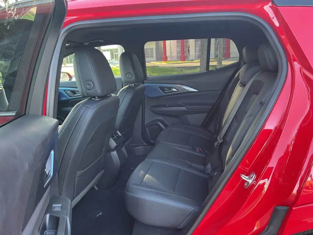 2024 CHEVROLET EQUINOX EV LT photo 12