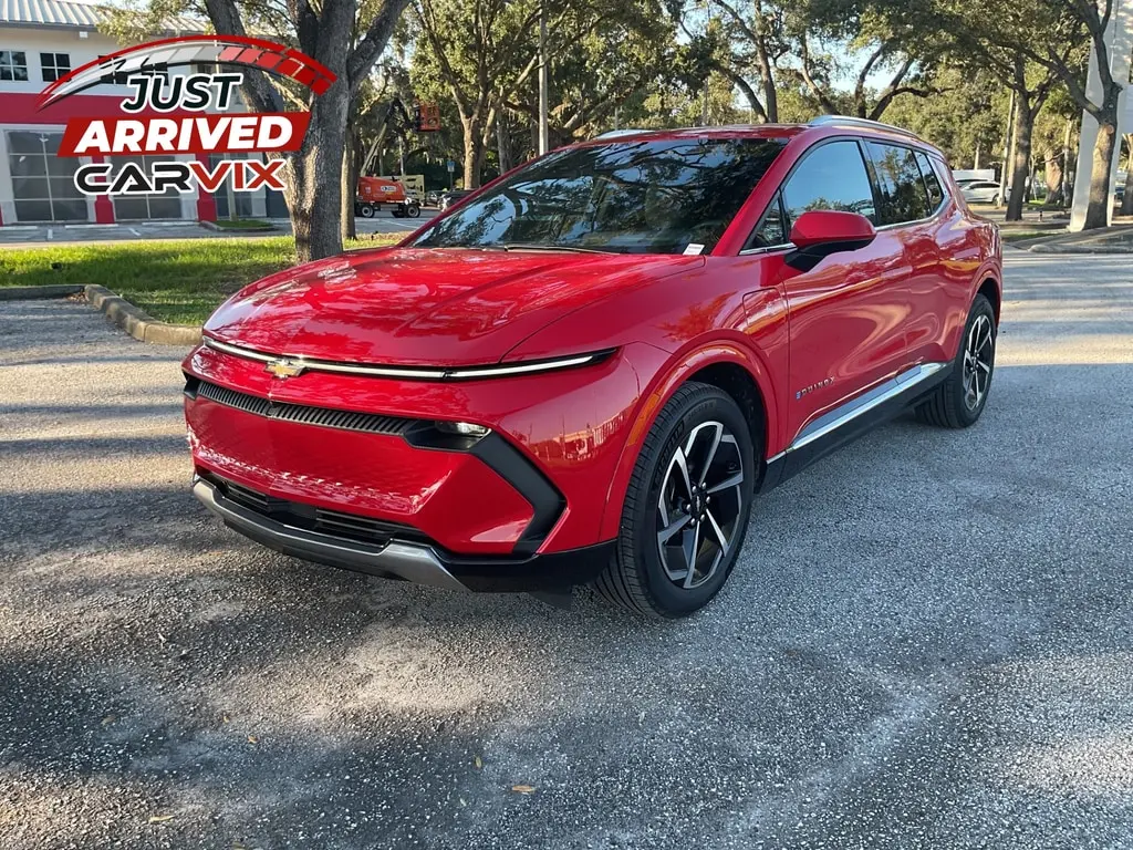 2024 CHEVROLET EQUINOX EV LT photo 1