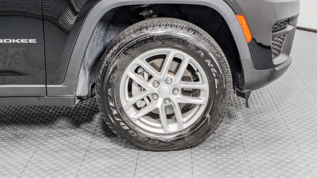 2023 JEEP GRAND CHEROKEE LAREDO X photo 27