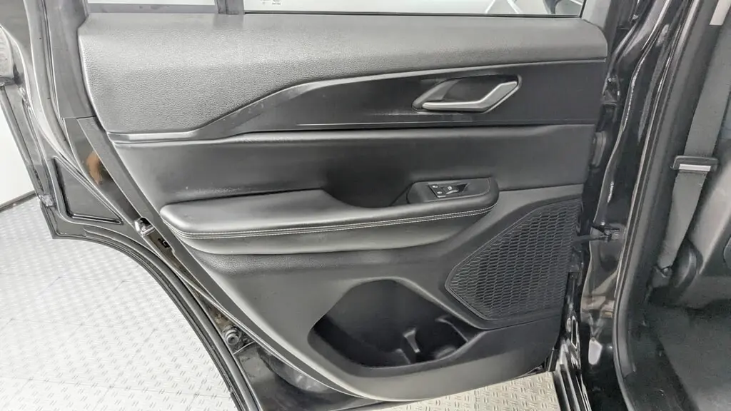 2023 JEEP GRAND CHEROKEE LAREDO X photo 13