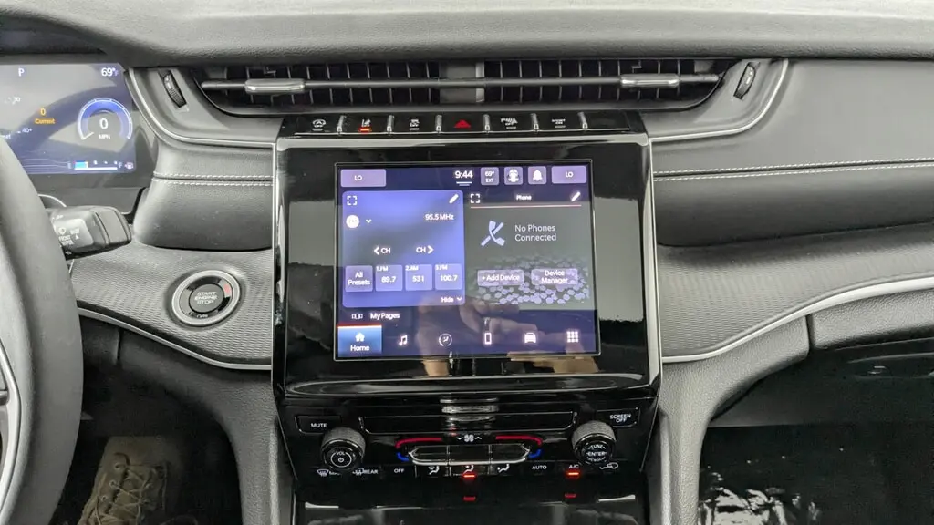 2023 JEEP GRAND CHEROKEE LAREDO X photo 23