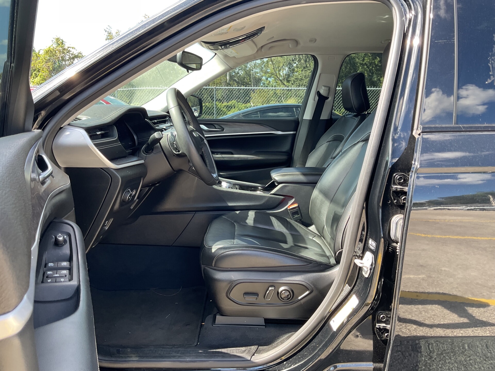 2023 JEEP GRAND CHEROKEE LIMITED photo 12