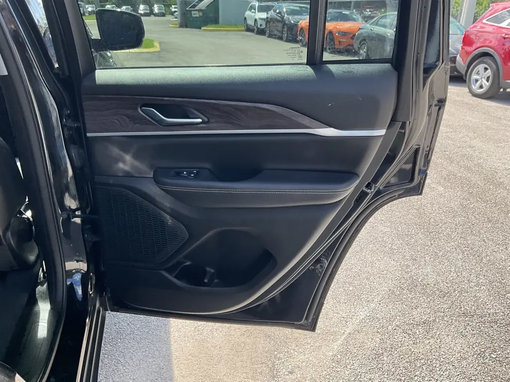 2023 JEEP GRAND CHEROKEE LIMITED photo 17