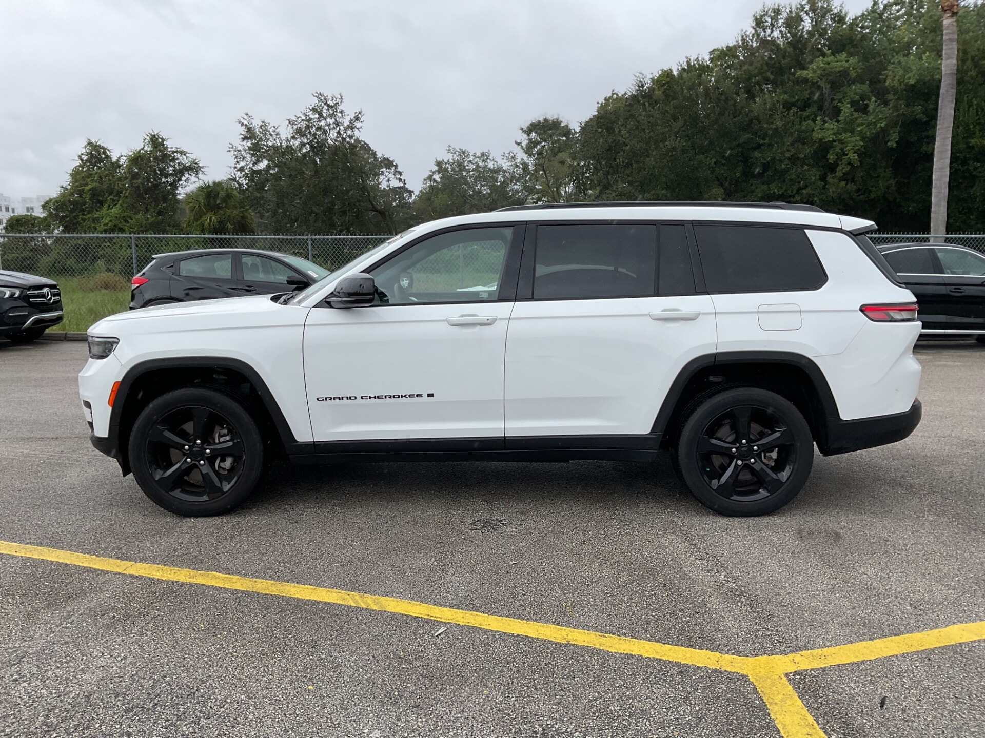 2023 JEEP GRAND CHEROKEE L ALTITUDE photo 2
