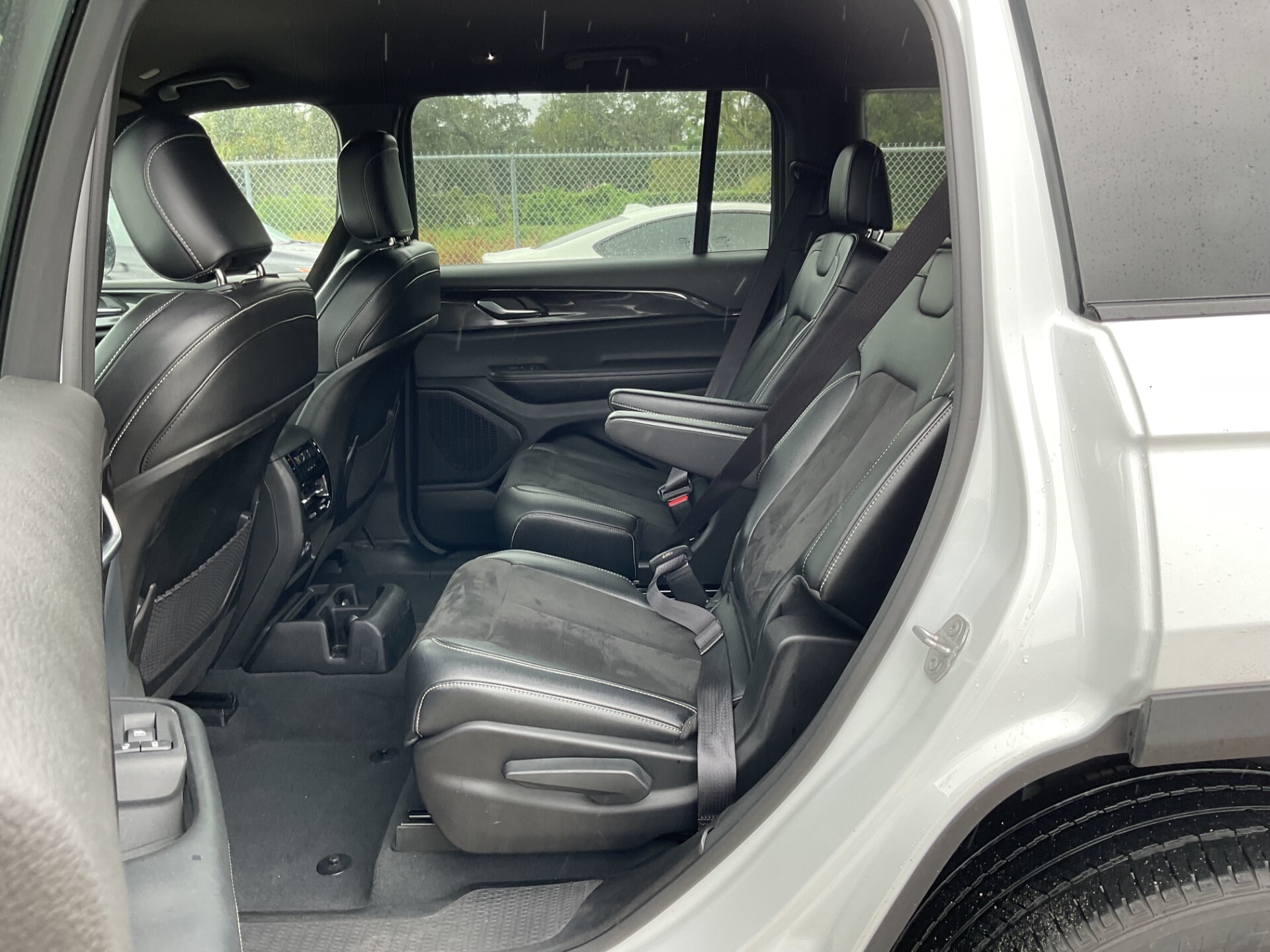 2023 JEEP GRAND CHEROKEE L ALTITUDE photo 16