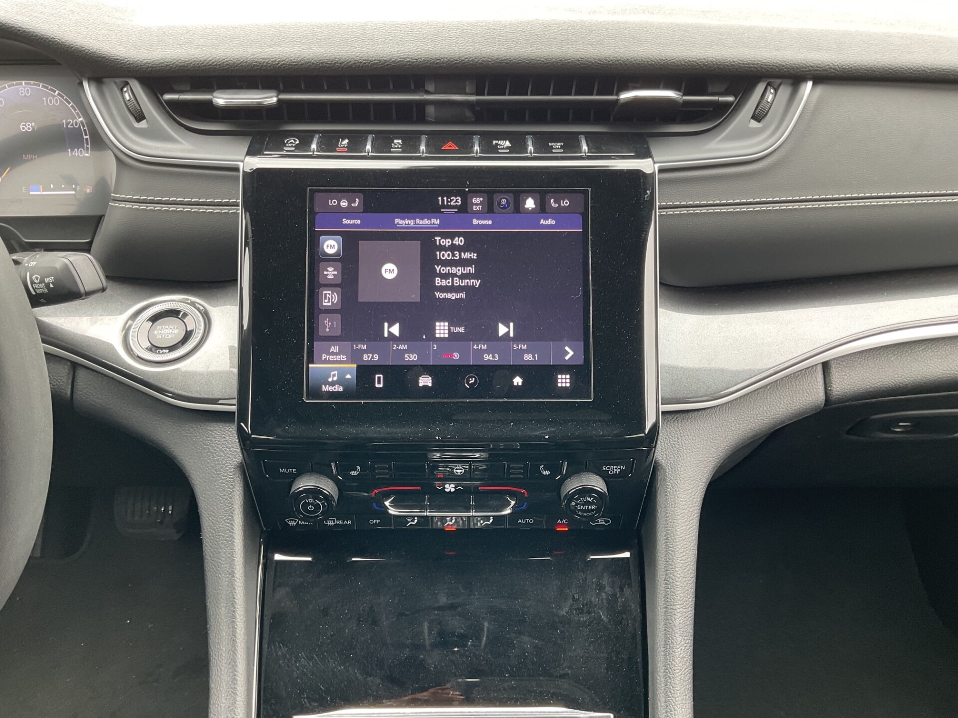2023 JEEP GRAND CHEROKEE L ALTITUDE photo 18