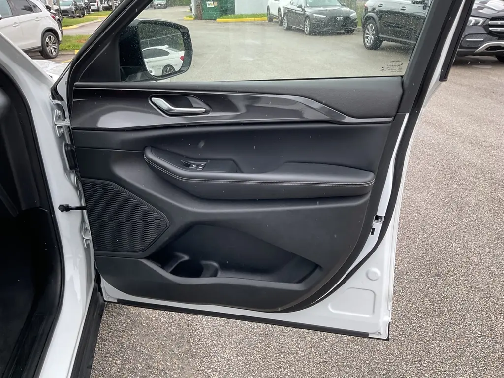 2023 JEEP GRAND CHEROKEE L ALTITUDE photo 20