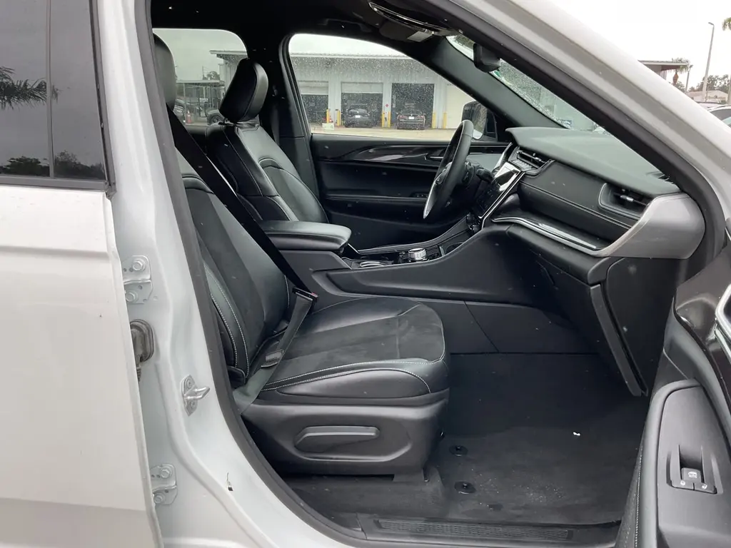 2023 JEEP GRAND CHEROKEE L ALTITUDE photo 21