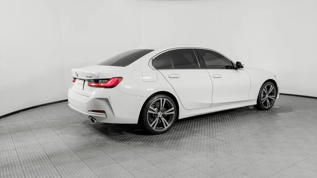 2024 BMW 3 SERIES 330I photo 6