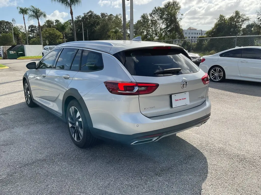 2018 BUICK REGAL TOURX PREFERRED photo 3