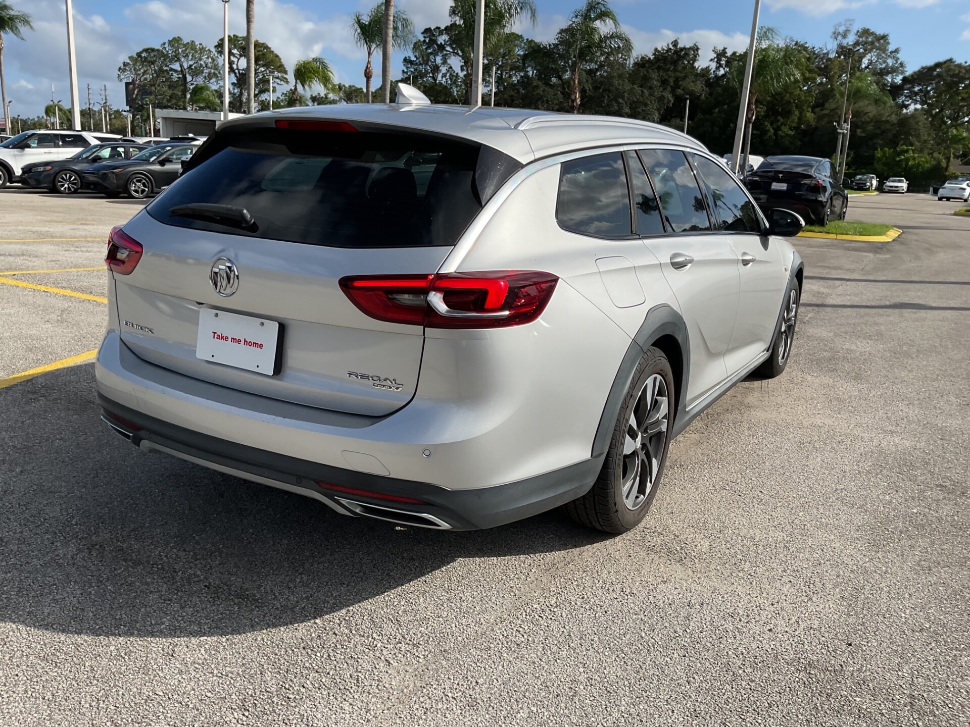 2018 BUICK REGAL TOURX PREFERRED photo 5
