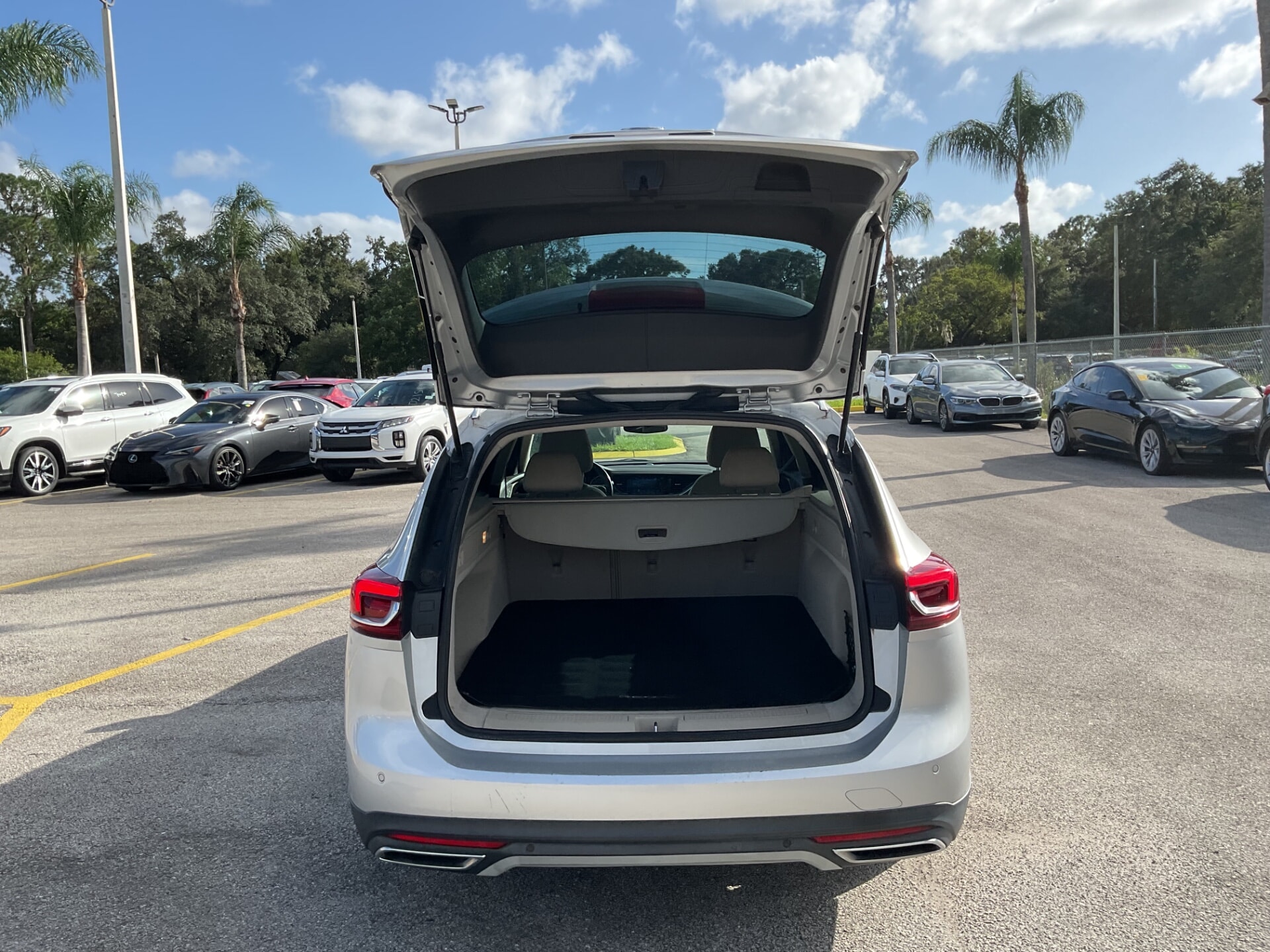 2018 BUICK REGAL TOURX PREFERRED photo 6